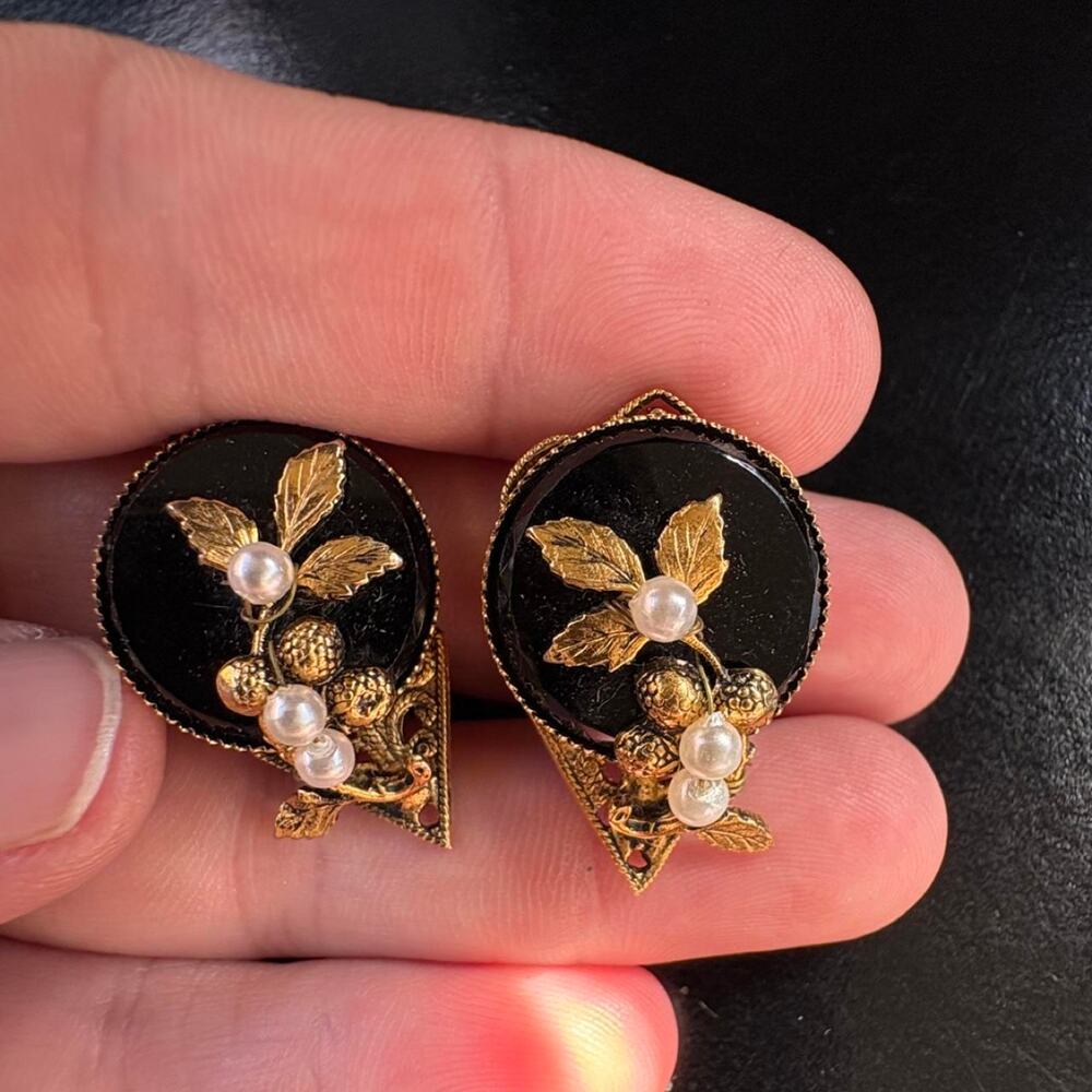Vintage estate 1960s black glass clip on earrings